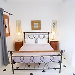 With Veranda Apartamento Fira (Santorini)