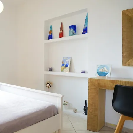 Apartment With Veranda Fira (Santorini)