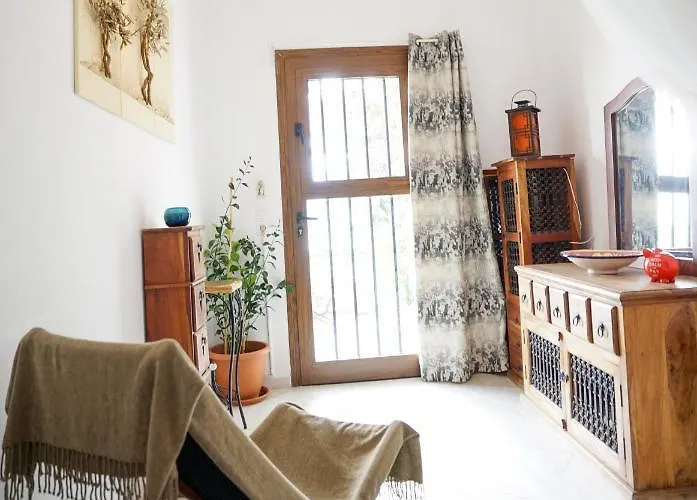 With Veranda شقة *