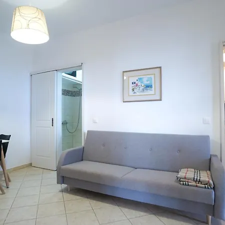 With Veranda Apartment Fira (Santorini)