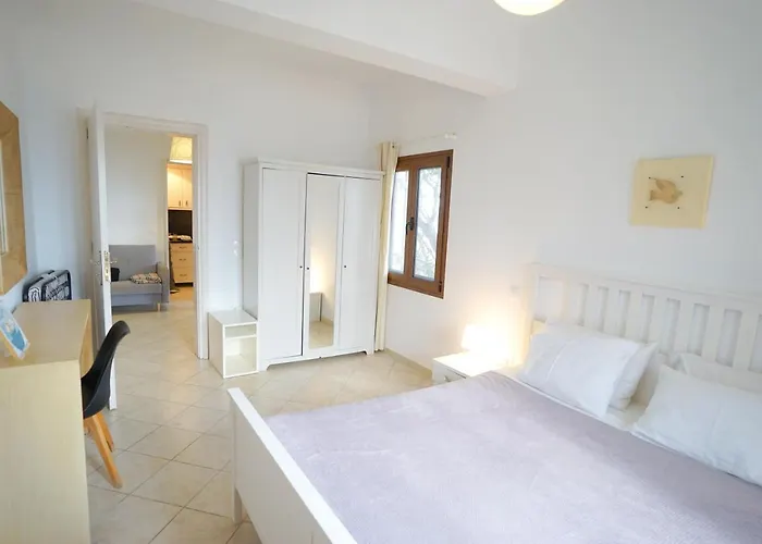 With Veranda * Fira (Santorini)